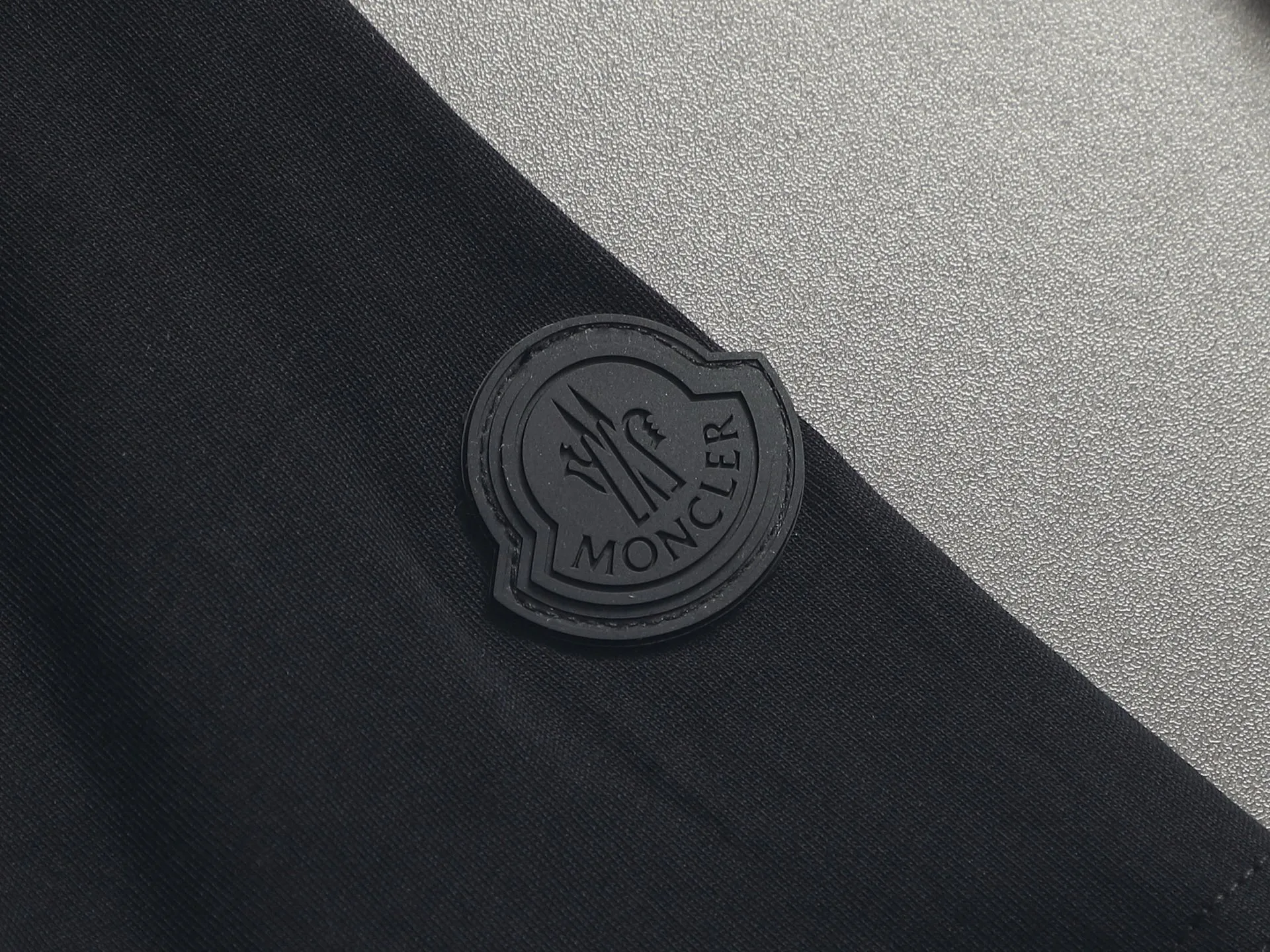 MONCLER LOGO 🪡 Logo ， Retro Same Style T 260 Versatile : Black White Size：XS~L